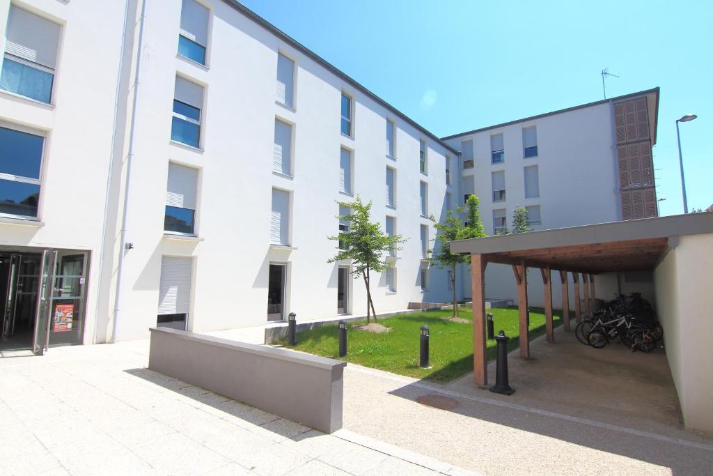 Residence Hoteliere Laudine Реймс Екстериор снимка