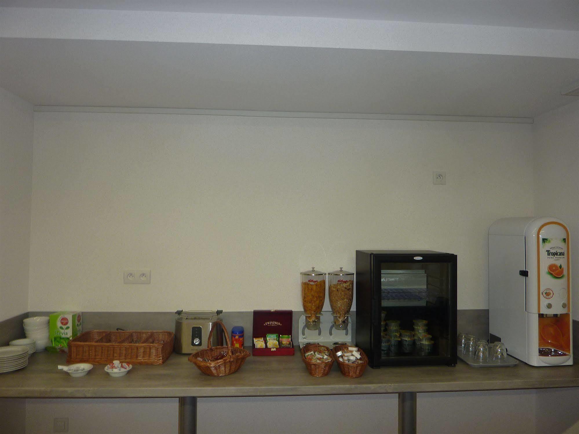 Residence Hoteliere Laudine Реймс Екстериор снимка